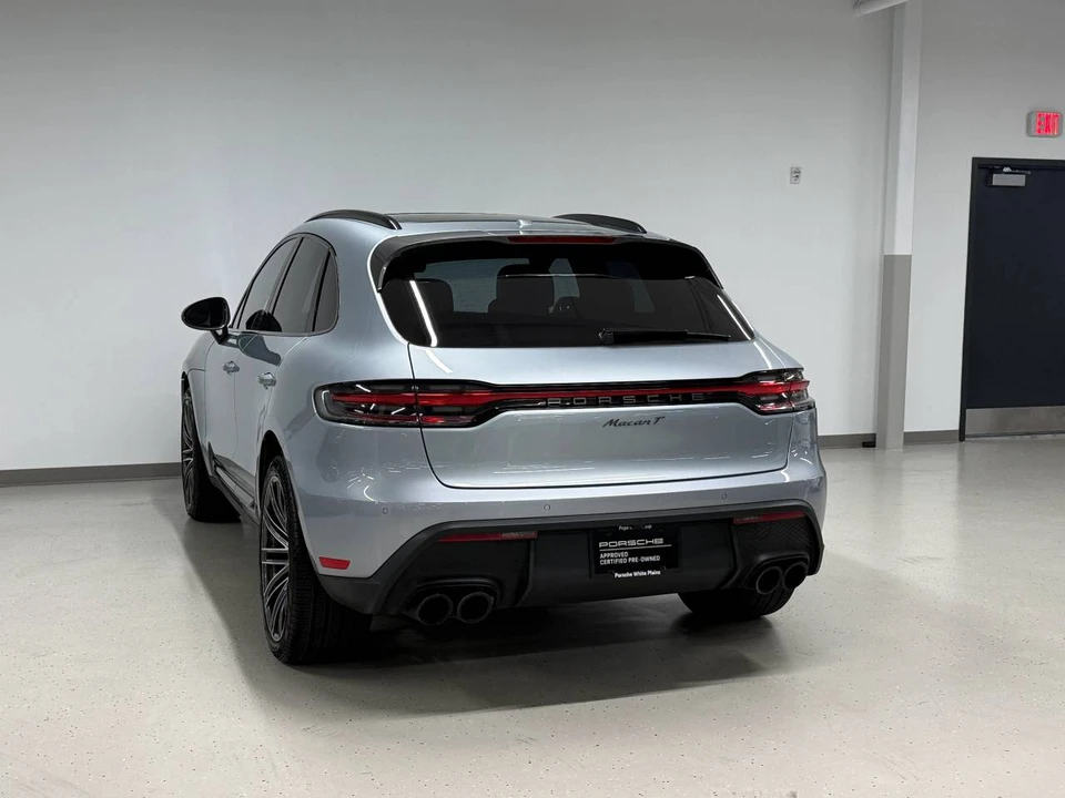 2026 Porsche Macan T - Image 3 of 5