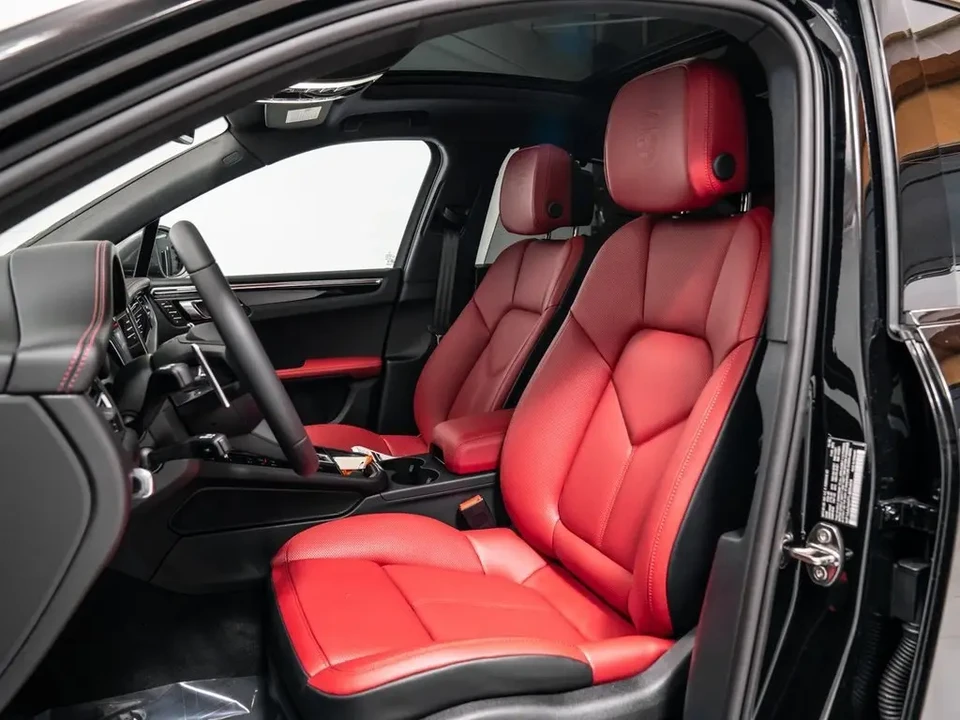 2026 Porsche Macan T - Image 5 of 8