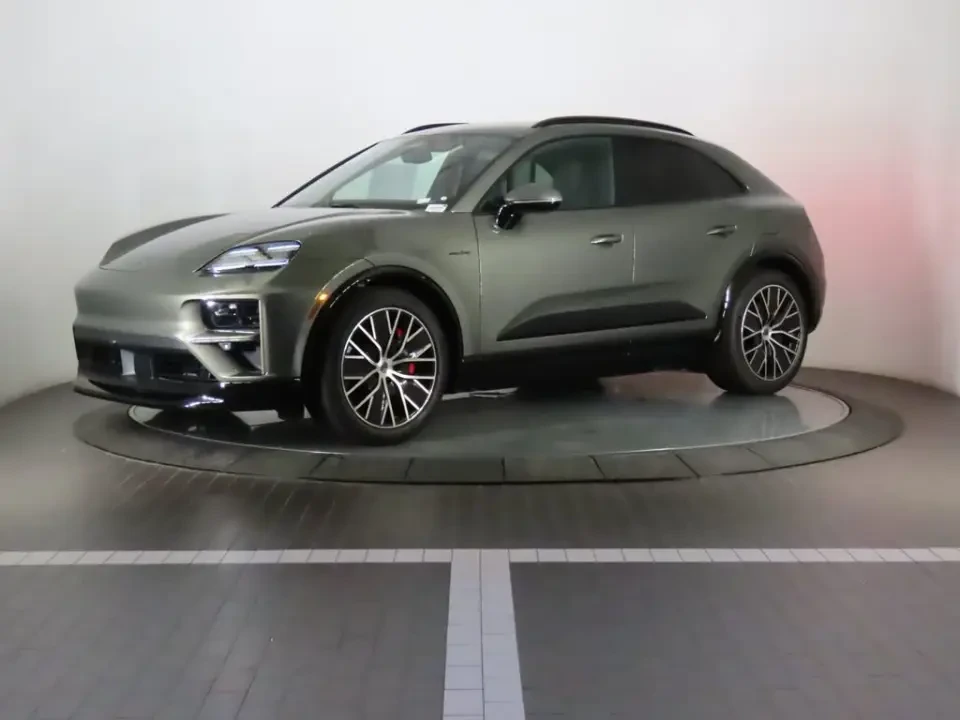 2026 Porsche Macan Electric - Image 9 of 10