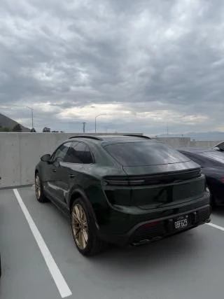 2026 Porsche Macan Electric - Image 9 of 31