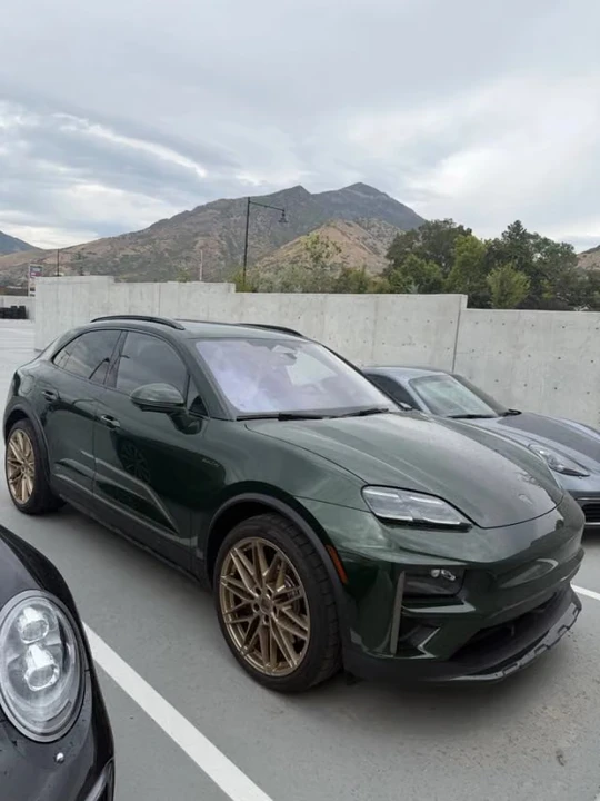 2026 Porsche Macan Electric - Image 26 of 31