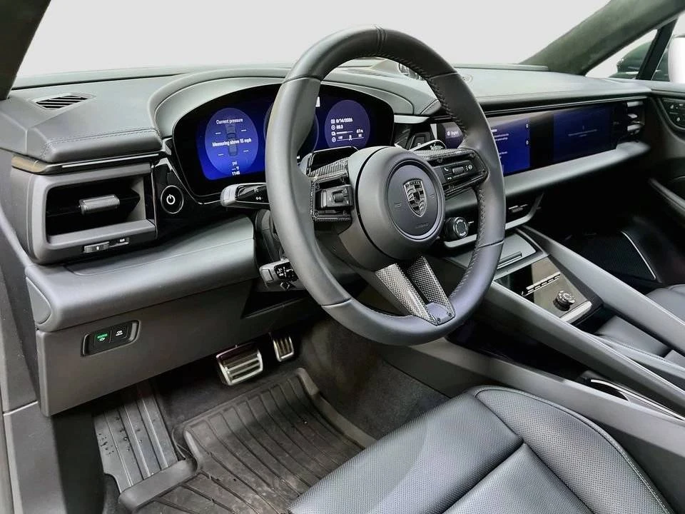 2026 Porsche Macan Electric - Image 4 of 4