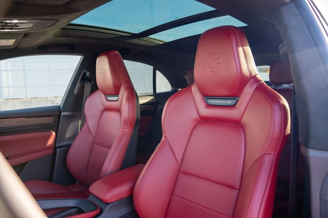 2026 Porsche Macan Electric - Image 5 of 5