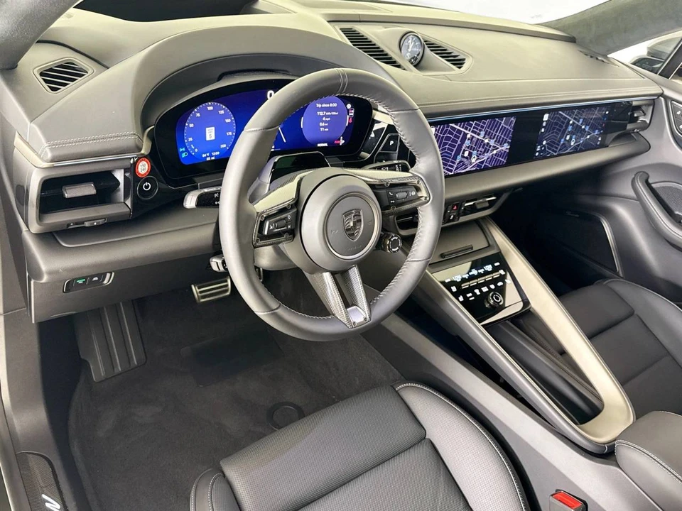 2026 Porsche Macan Electric - Image 4 of 5