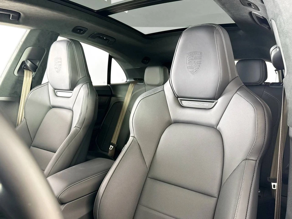 2026 Porsche Macan Electric - Image 5 of 5