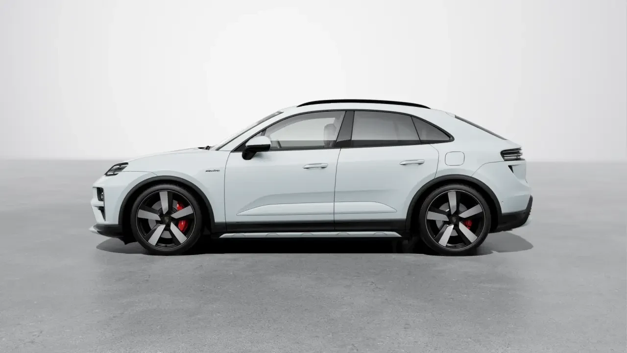2026 Porsche Macan Electric - Image 16 of 31