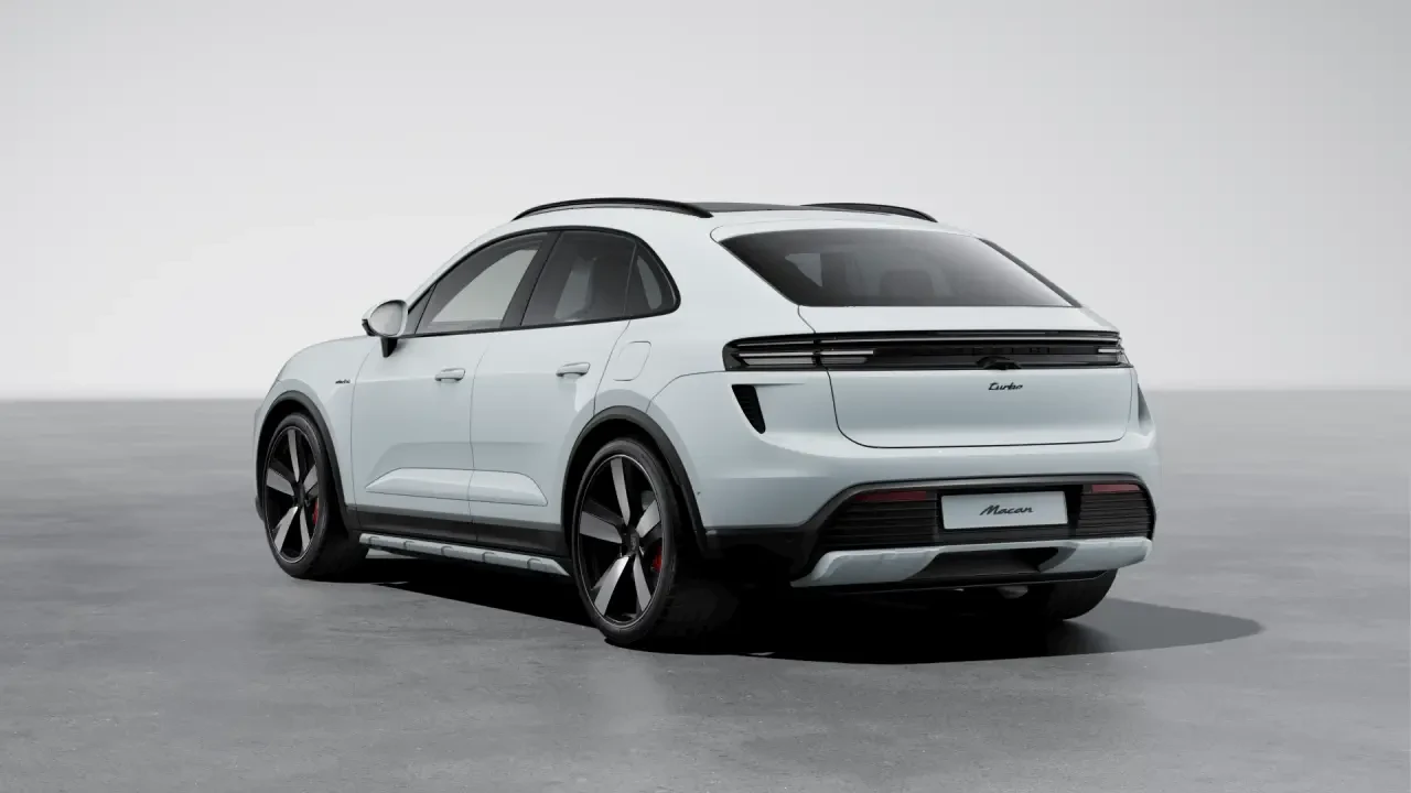 2026 Porsche Macan Electric - Image 24 of 31