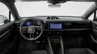 2026 Porsche Macan Electric - Image 29 of 31
