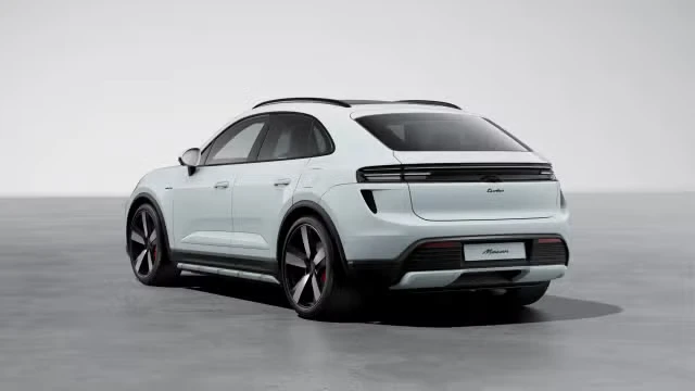 2026 Porsche Macan Electric - Image 18 of 31