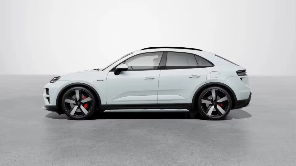 2026 Porsche Macan Electric - Image 11 of 31