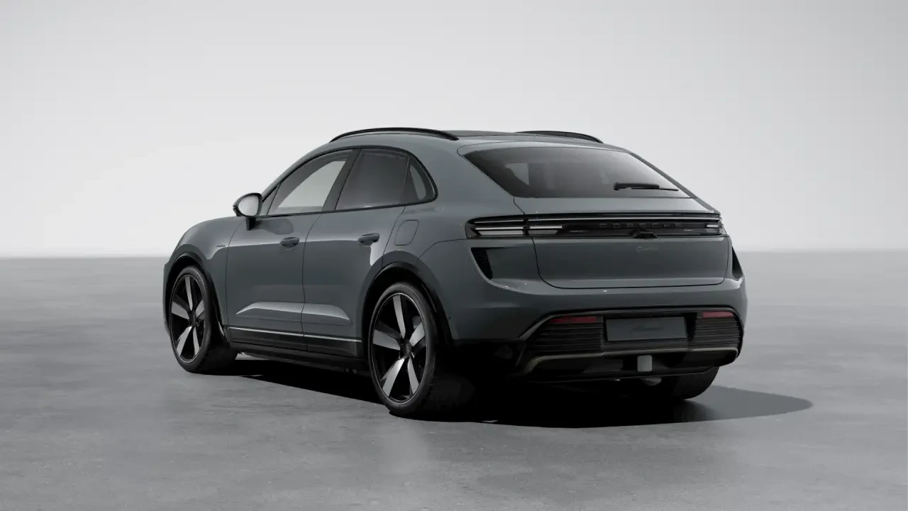 2026 Porsche Macan Electric - Image 24 of 30