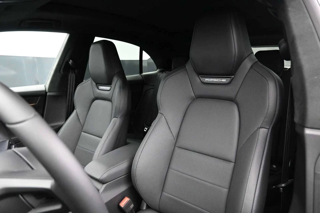 2026 Porsche Macan Electric - Image 5 of 5