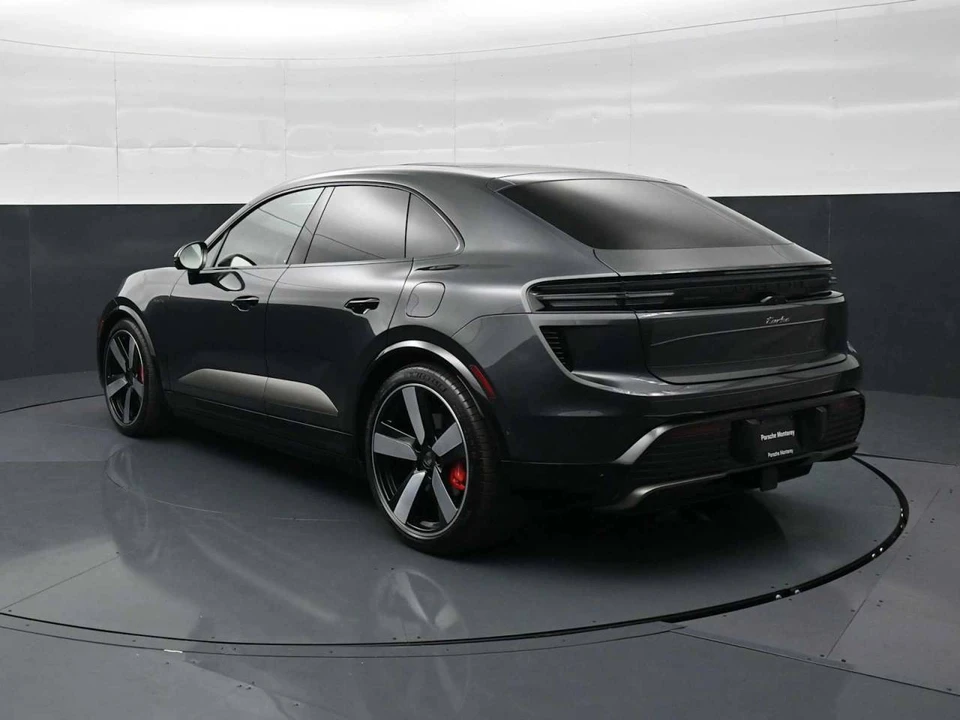 2026 Porsche Macan Electric - Image 3 of 5
