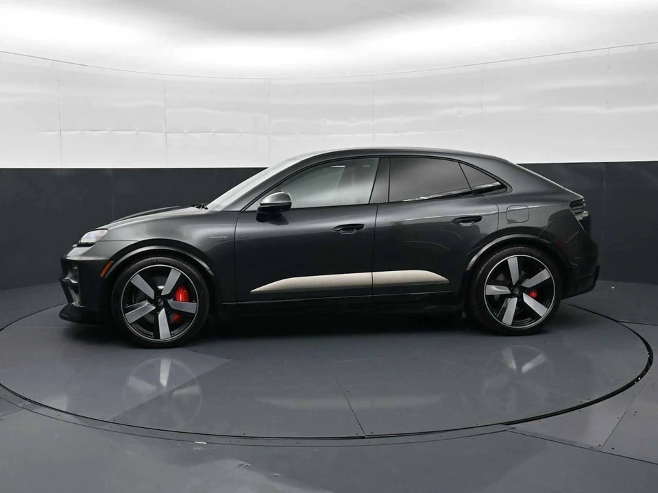 2026 Porsche Macan Electric - Image 2 of 5