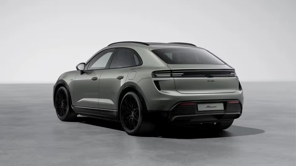 2026 Porsche Macan Electric - Image 19 of 30