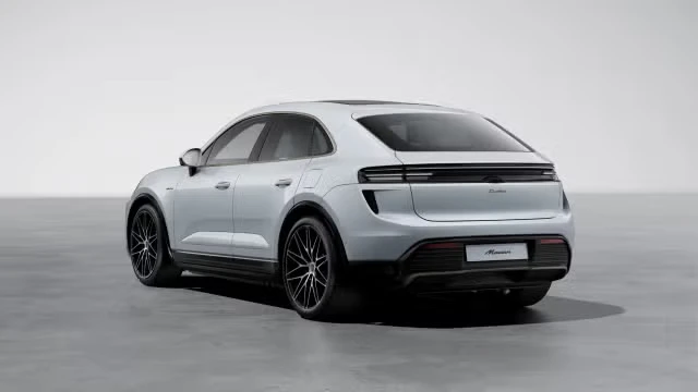 2026 Porsche Macan Electric - Image 18 of 30