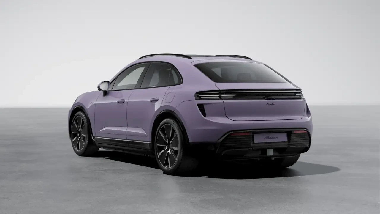 2026 Porsche Macan - Image 24 of 30