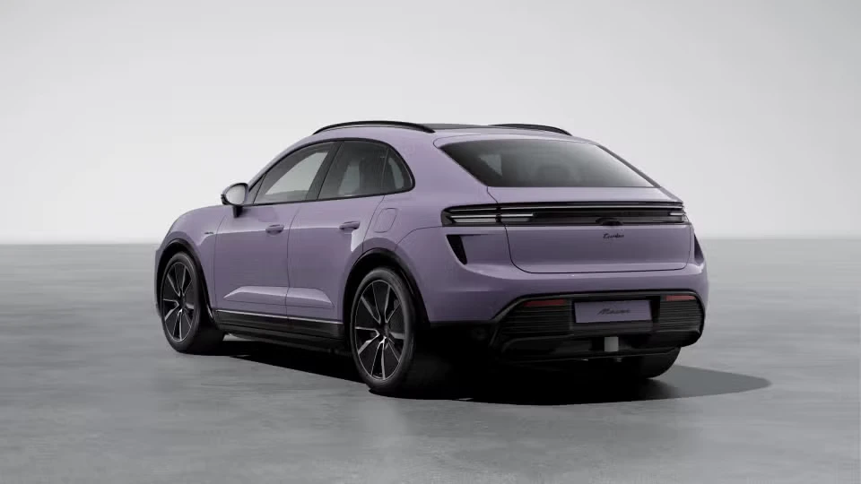 2026 Porsche Macan - Image 19 of 30