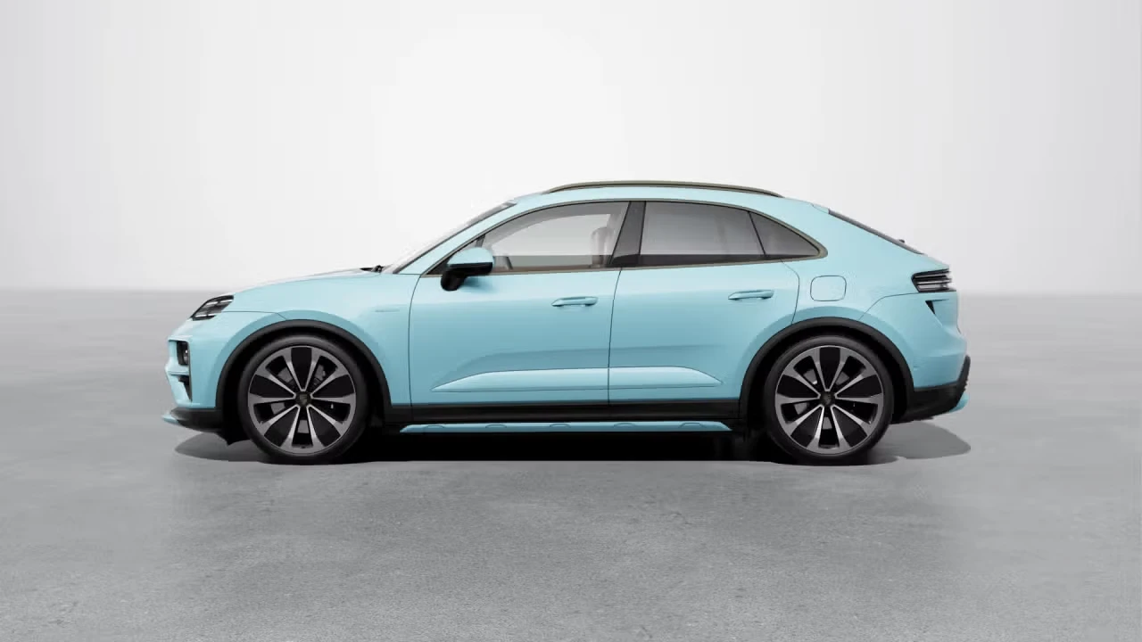 2026 Porsche Macan Electric - Image 12 of 31