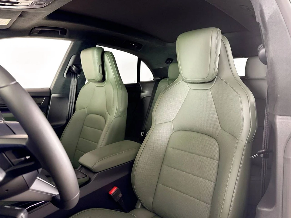 2026 Porsche Macan Electric - Image 5 of 5