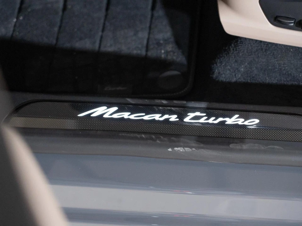 2026 Porsche Macan Electric - Image 11 of 28