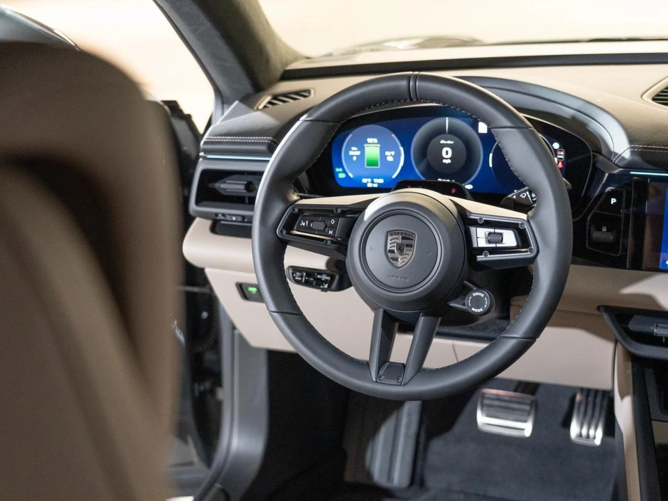 2026 Porsche Macan Electric - Image 26 of 28