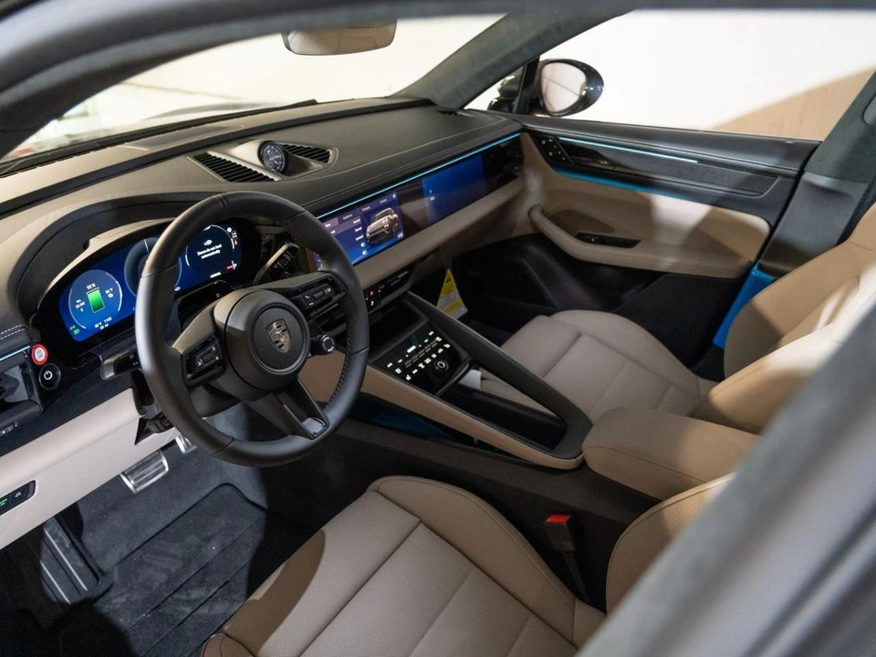 2026 Porsche Macan Electric - Image 4 of 28
