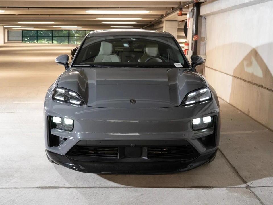 2026 Porsche Macan Electric - Image 6 of 28