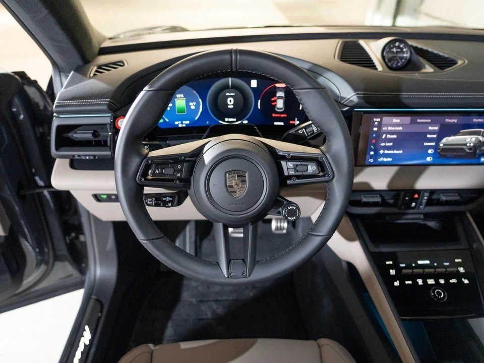 2026 Porsche Macan Electric - Image 27 of 28