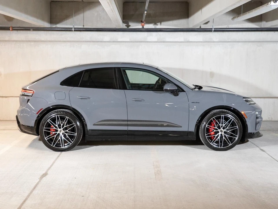 2026 Porsche Macan Electric - Image 8 of 28