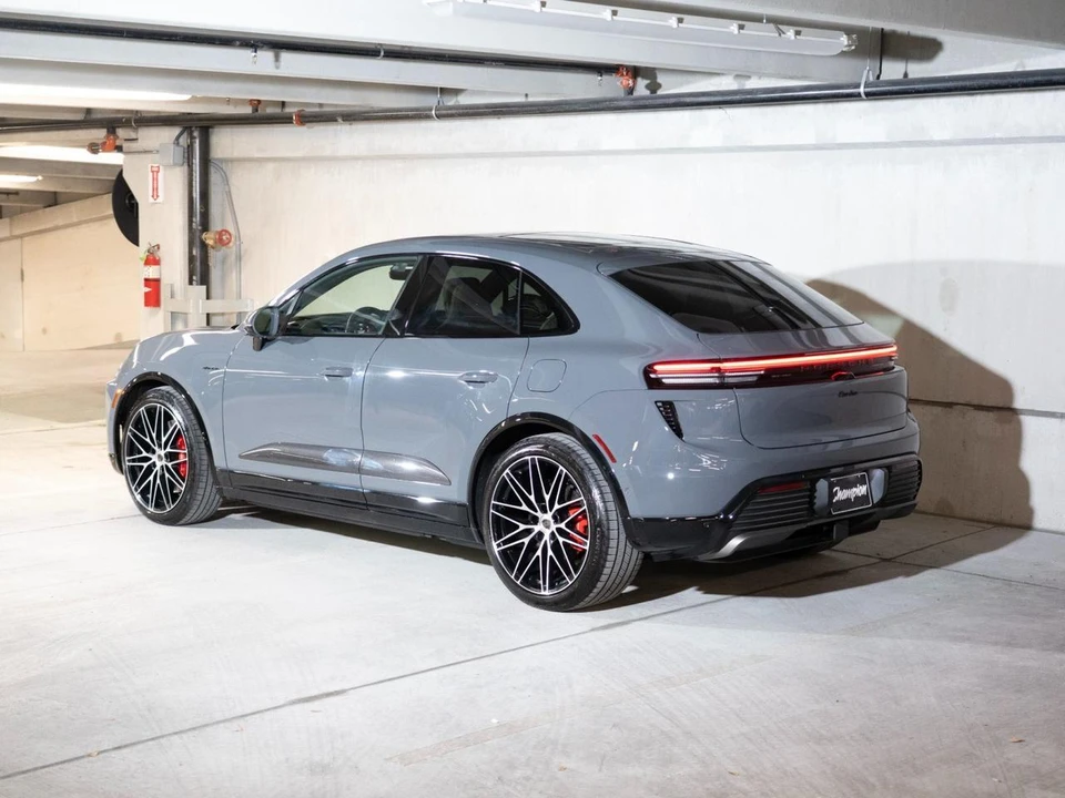 2026 Porsche Macan Electric - Image 3 of 28