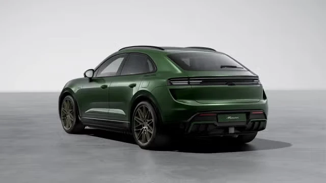 2026 Porsche Macan - Image 18 of 30