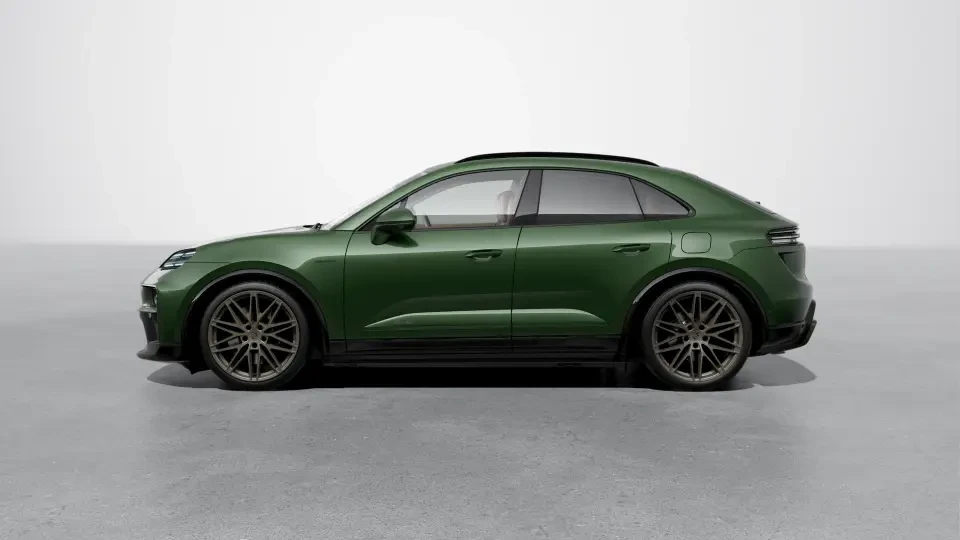 2026 Porsche Macan - Image 15 of 30