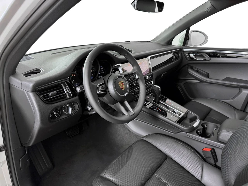 2026 Porsche Macan Electric - Image 4 of 5