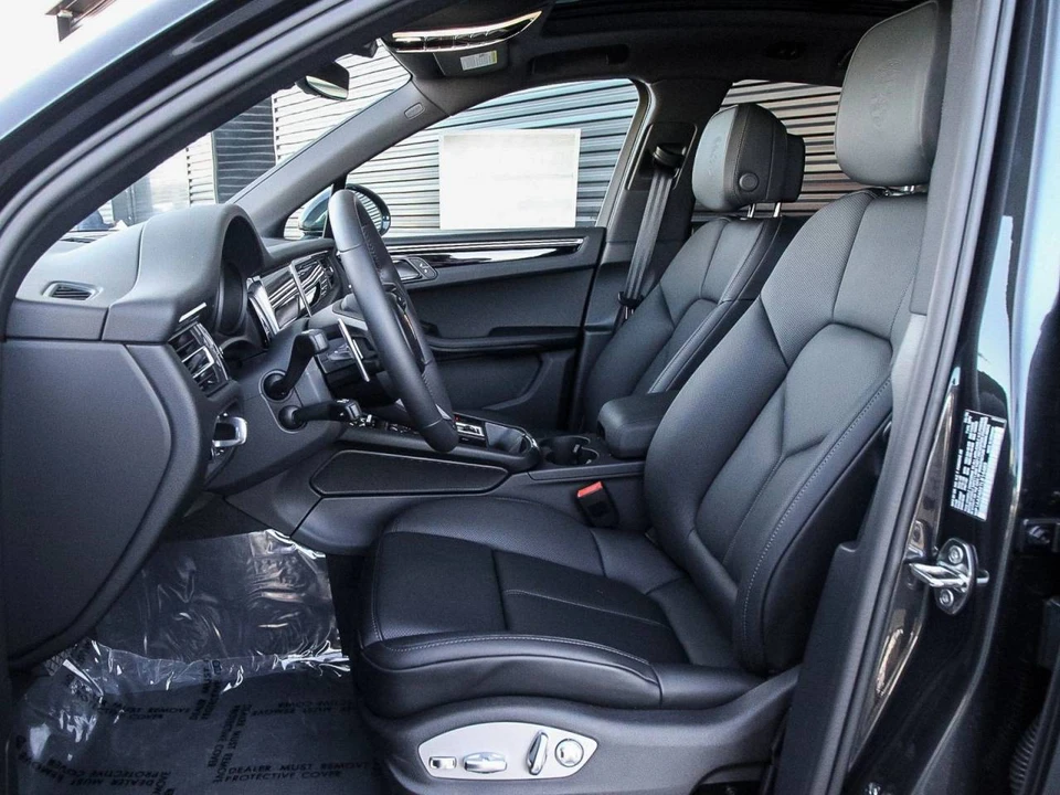 2026 Porsche Macan Electric - Image 5 of 5