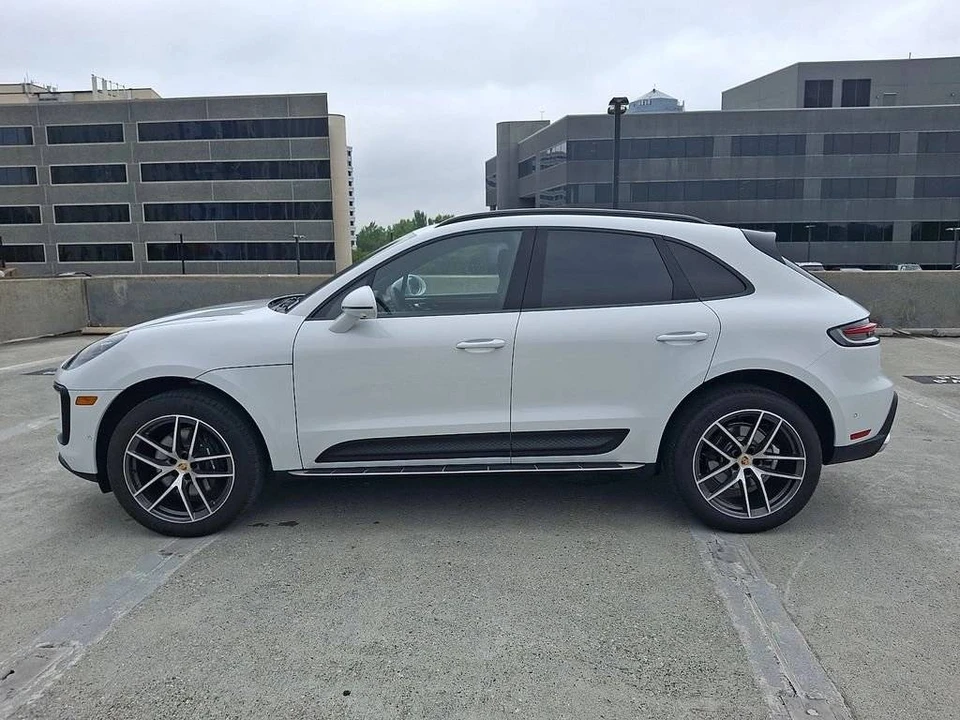 2026 Porsche Macan Electric - Image 2 of 5