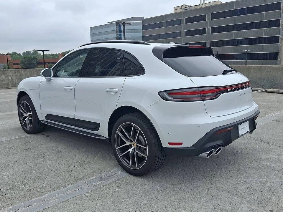 2026 Porsche Macan Electric - Image 3 of 5