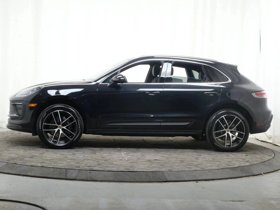 2026 Porsche Macan Electric - Image 2 of 5