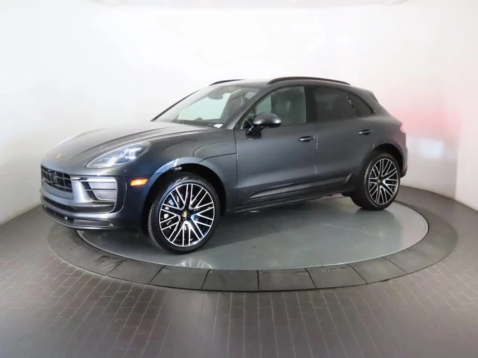 2026 Porsche Macan Electric - Image 4 of 31