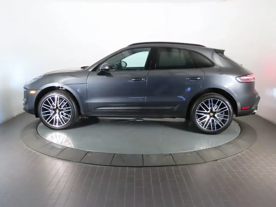 2026 Porsche Macan Electric - Image 16 of 31
