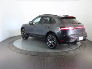 2026 Porsche Macan Electric - Image 17 of 31