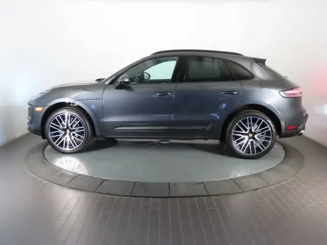 2026 Porsche Macan Electric - Image 14 of 31