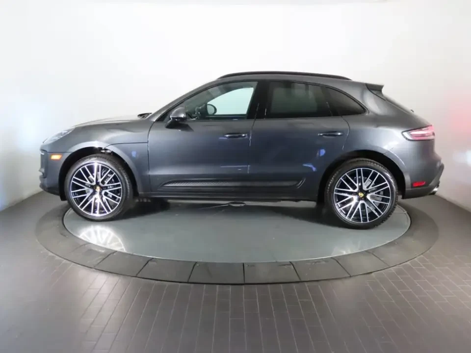2026 Porsche Macan Electric - Image 15 of 31