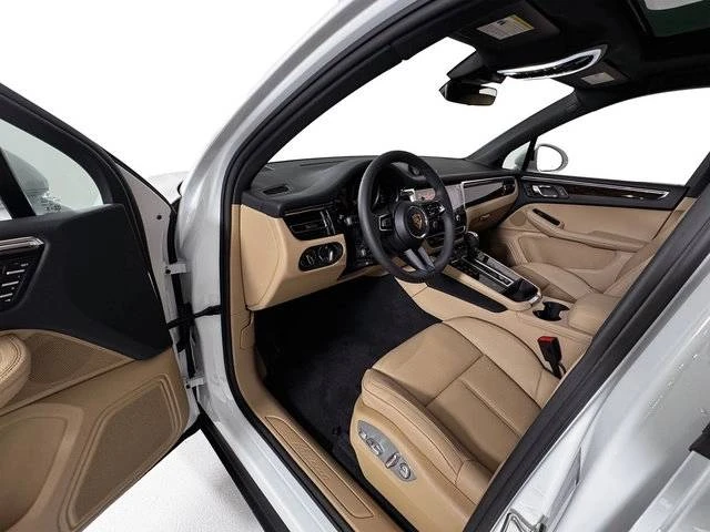 2026 Porsche Macan Electric - Image 4 of 4