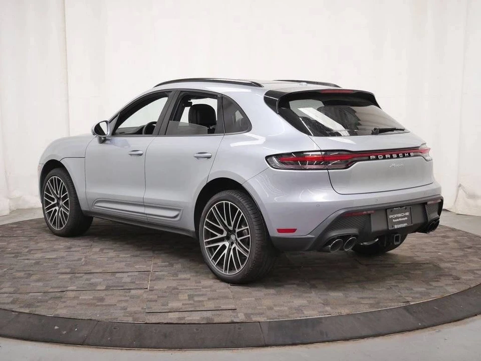 2026 Porsche Macan Electric - Image 3 of 5