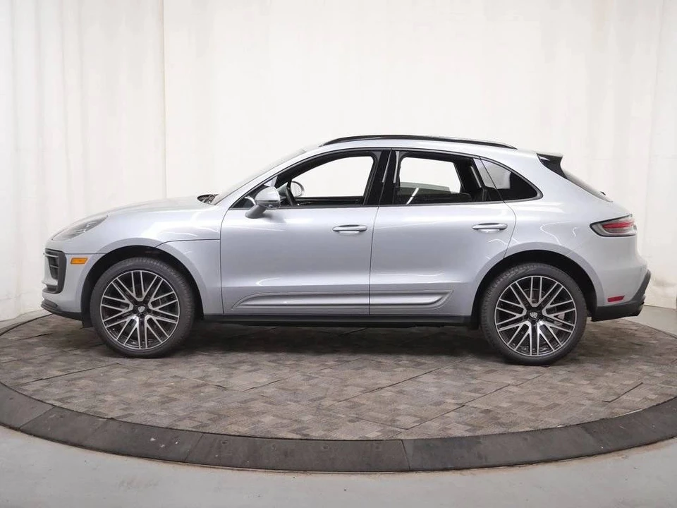 2026 Porsche Macan Electric - Image 2 of 5