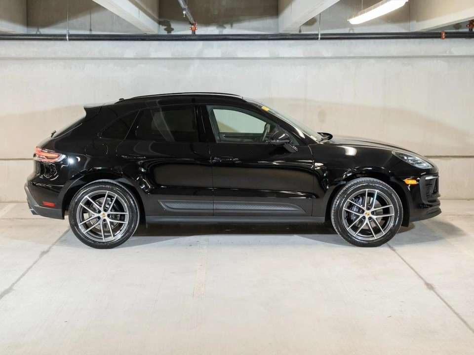 2026 Porsche Macan - Image 9 of 31