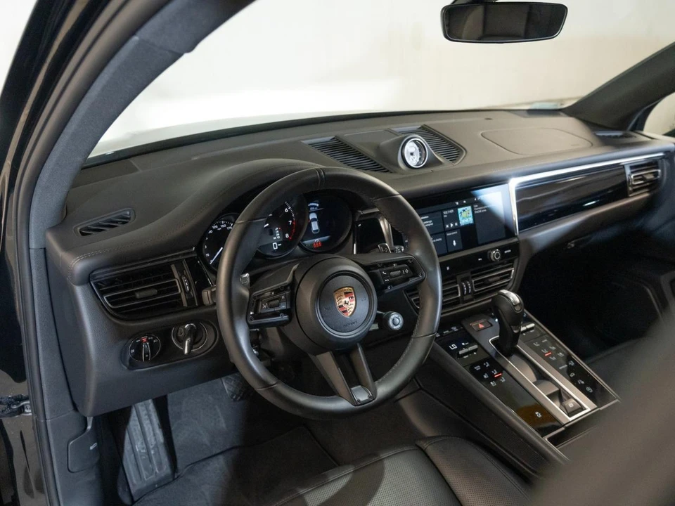 2026 Porsche Macan - Image 5 of 31