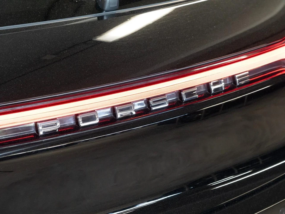 2026 Porsche Macan - Image 12 of 31