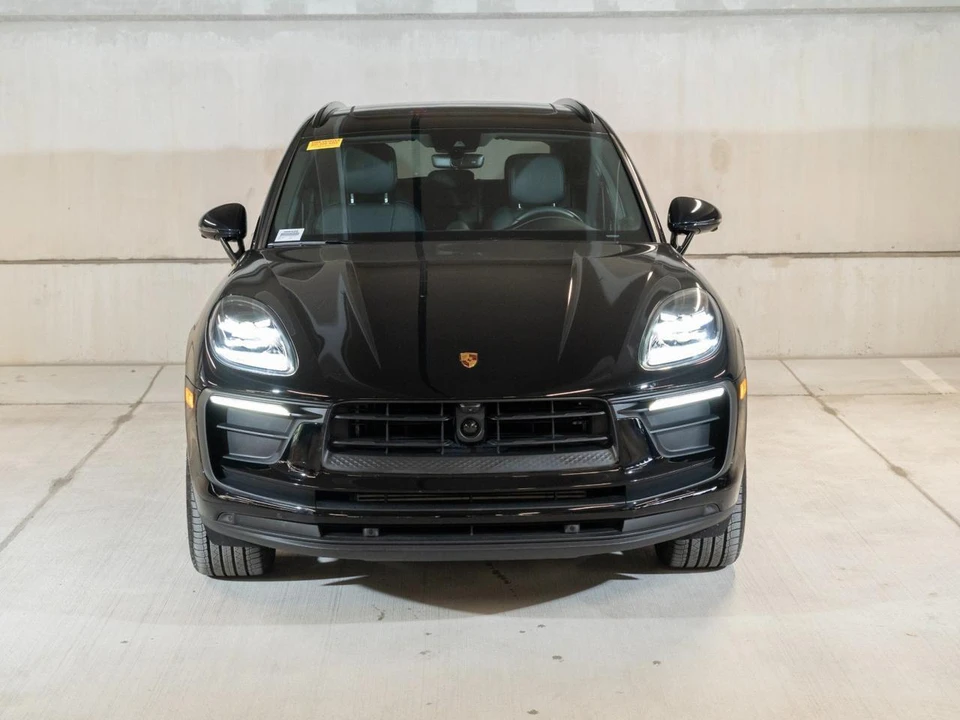 2026 Porsche Macan - Image 11 of 31